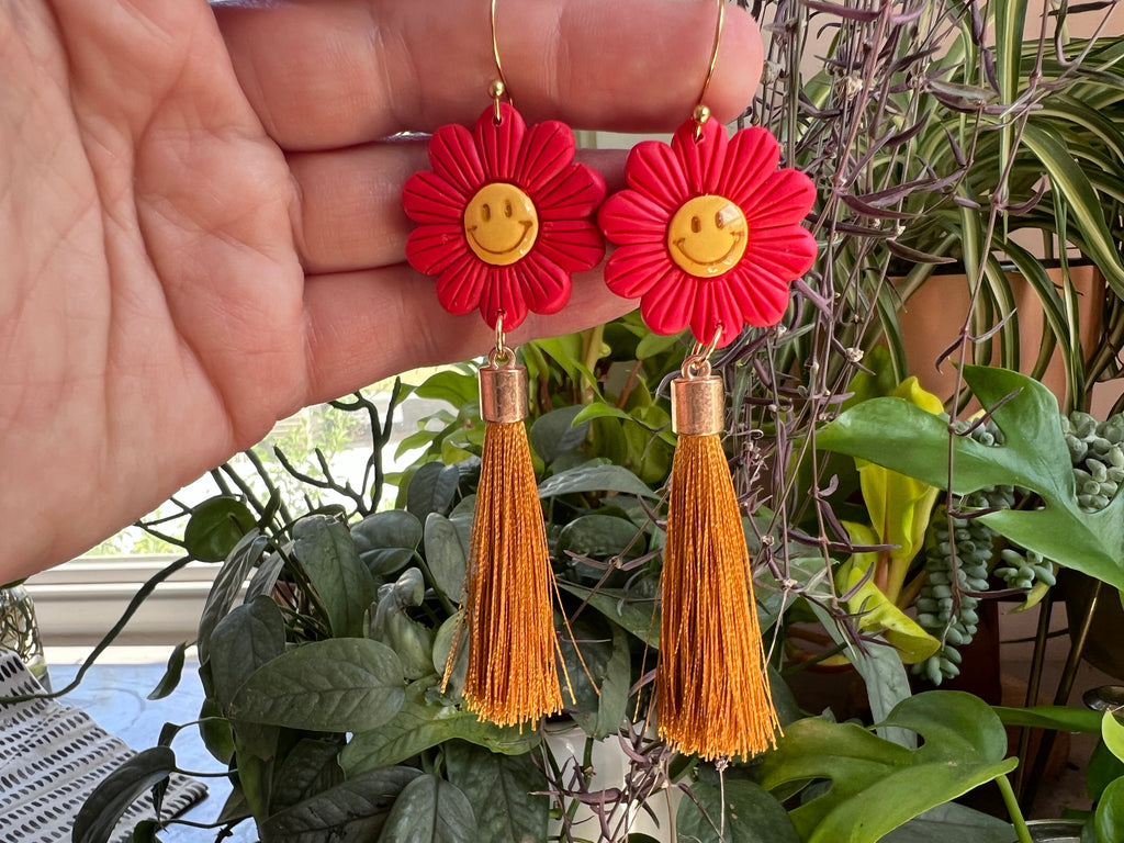 Billy Red Daisy Smiley Face Tassel Earrings