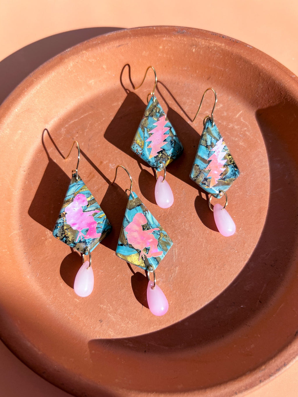 Holographic Mikey Faux Stone Kite Earrings