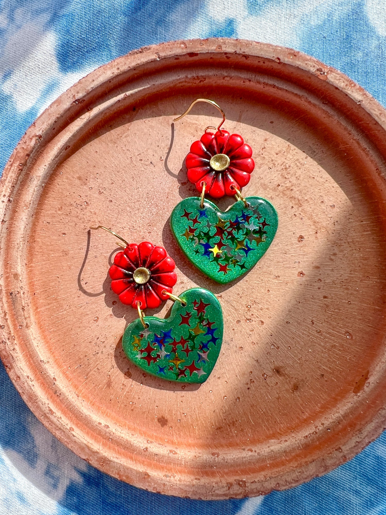 Red Daisy Billy Sparkle Confetti Hearts