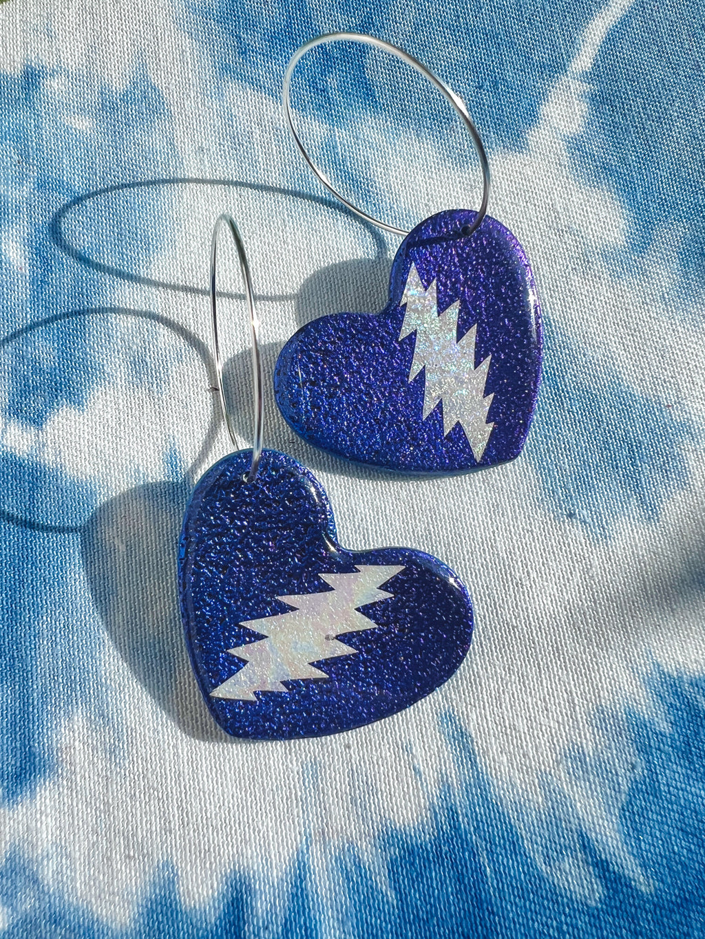 Grateful Heart Bolt Hoop