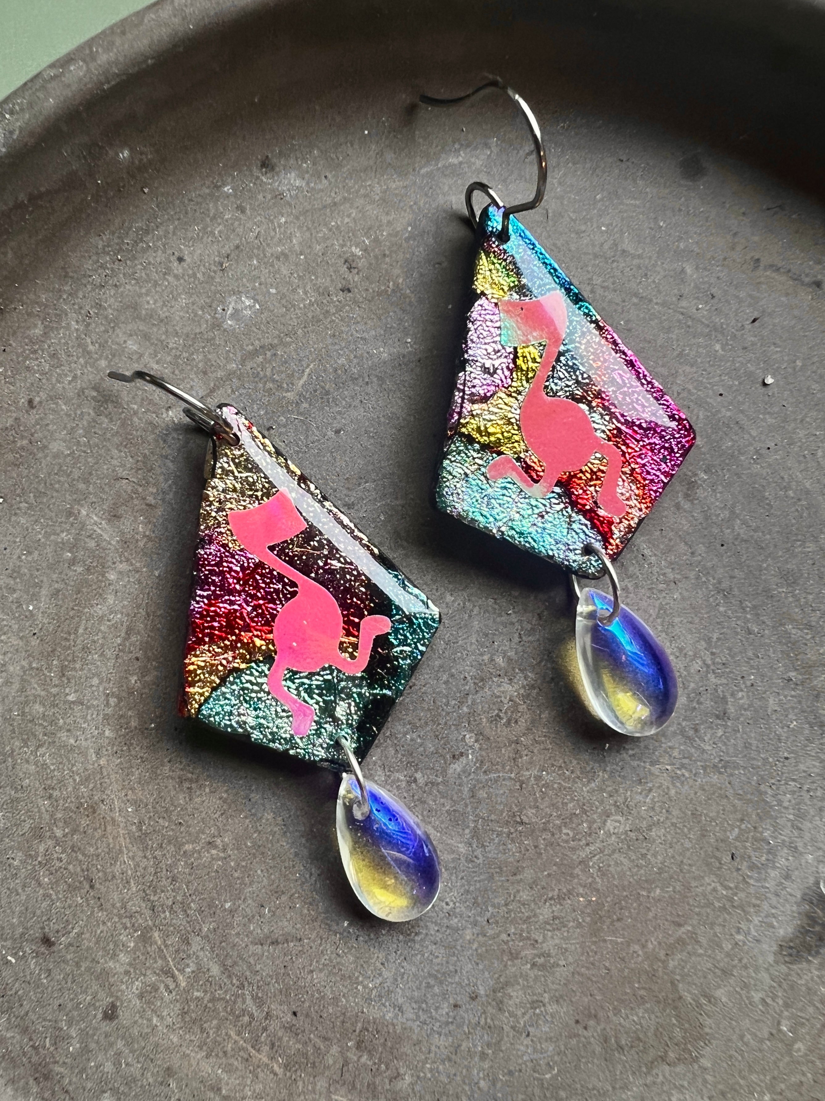 Running Note Crackle Foil Medium Drop Earrings